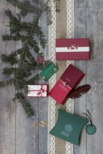 Traditionelle Weihnachtsfarben mit Artoz Produkten umgesetzt.