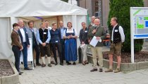 Robert Brech (2. v.r.) und sein Führungsteam begrüßten rund 480 Gäste zum Kundentag 2021 in Taufkirchen.