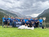 Das Team von Pilot Pen Deutschland beim gemeinsamen Müll sammeln am World Cleanup Day.