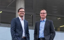 Freuen sich über die Verstärkung am Standort Gießen: Florian und Sebastian Leipold (Geschäftsführer der Hees Bürowelt).